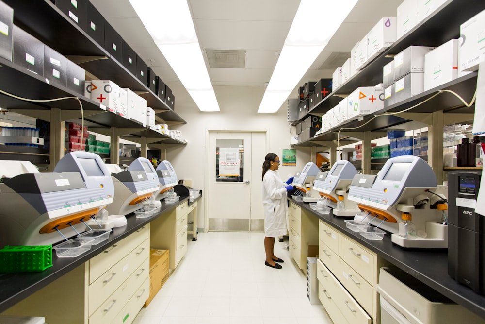 Laboratory blood sample and diagnostic testing